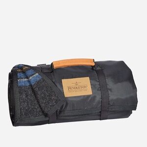 Pendleton Roll-up Camping blanket